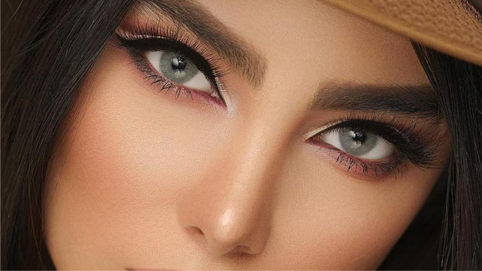 Hangi Lens Rengi Daha Doğal